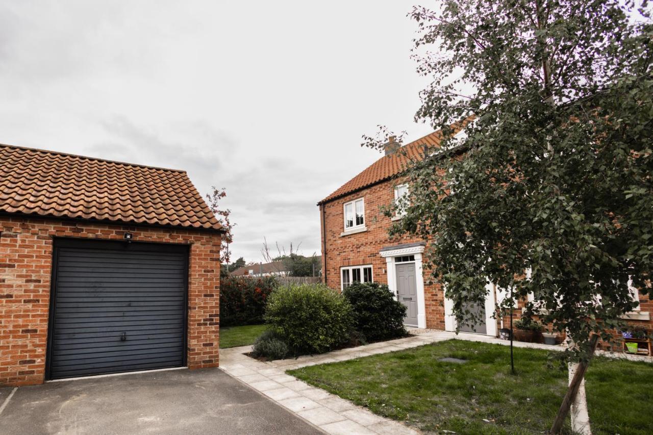 College Court Villa Bedale Exterior photo