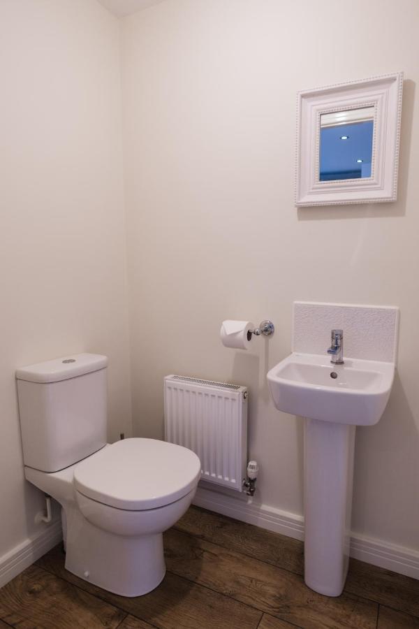 College Court Villa Bedale Exterior photo